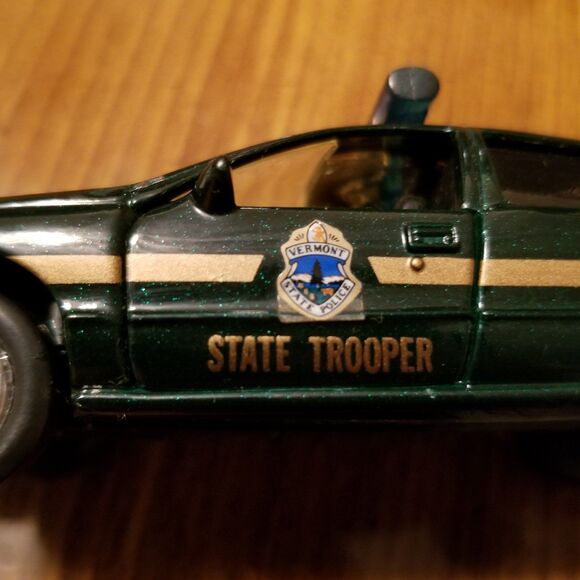 Vermont State Police Road Champs die cast police car 1:43 scale - Picture 3 of 9